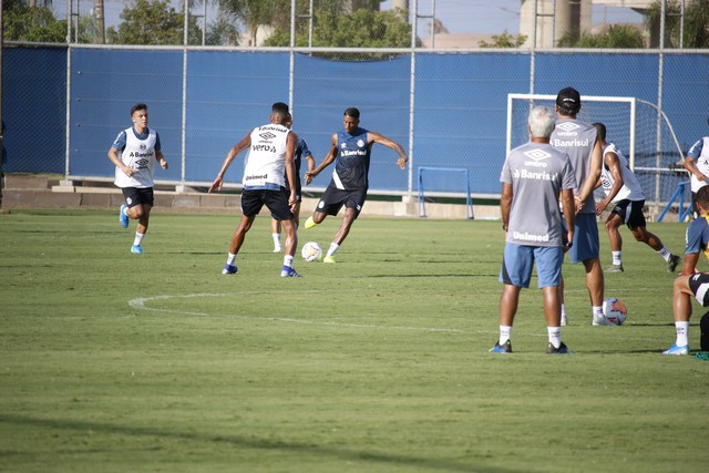 Matheus Henrique e Everton ficam na academia e são baixas em treino fechado do Grêmio