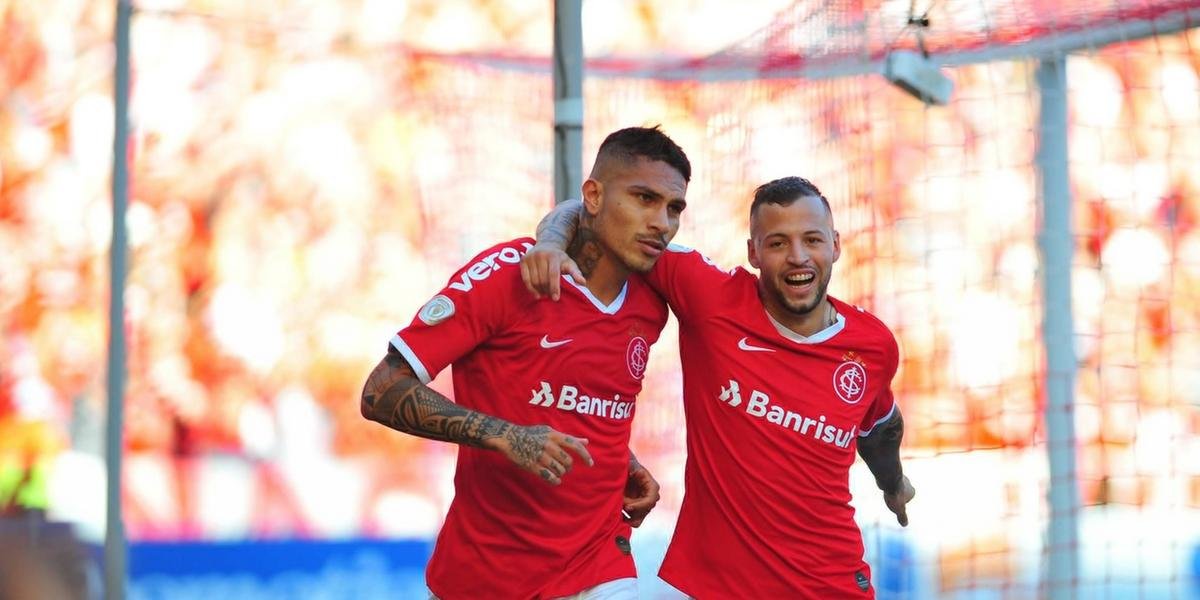 Inter vence o Flamengo com gols de Guerrero e Sarrafiore