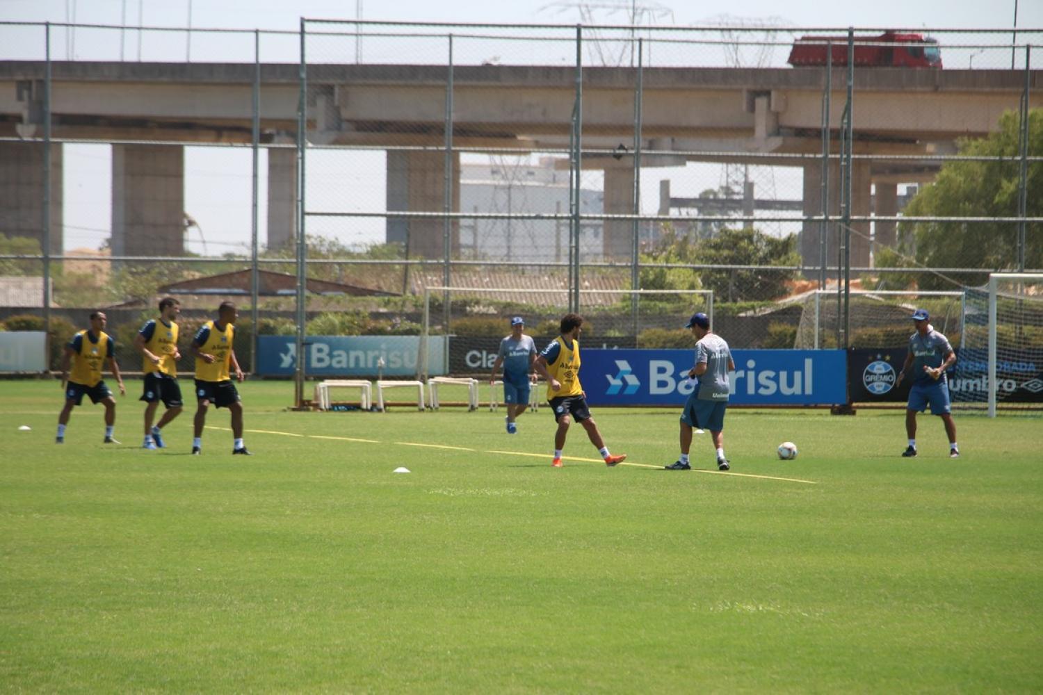 Sem Cortez e Geromel, Grêmio faz primeiro trabalho tático da pré-temporada