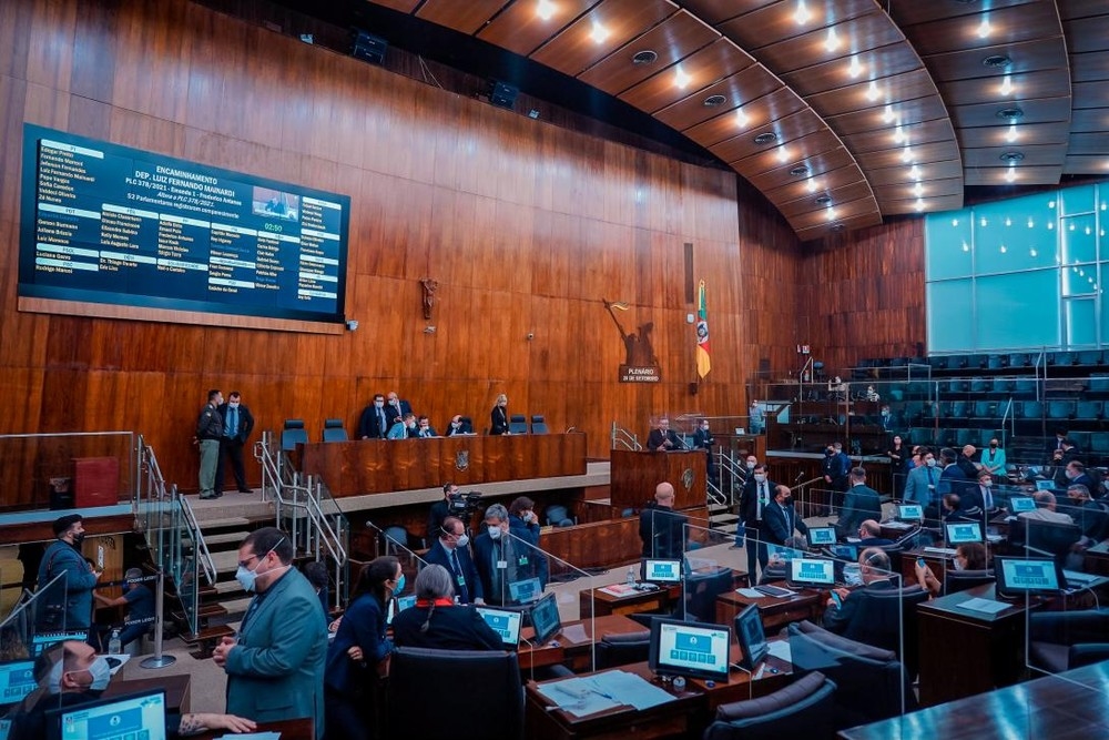 Assembleia do RS aumenta verba de gabinete dos deputados em 117%