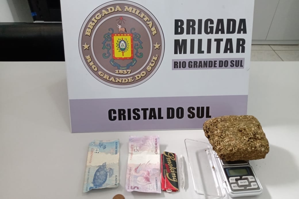 Abordado pela BM, casal é flagrado com tijolo de maconha em Cristal do Sul