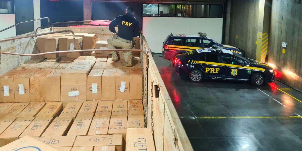 Mais de 175 mil maços de cigarros paraguaios contrabandeados são interceptados pela PRF