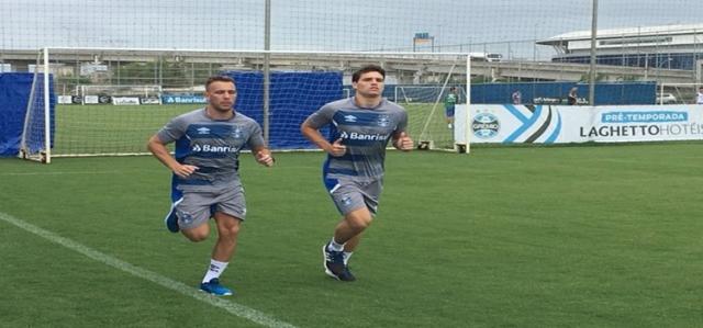 Renato comanda treino com bola no CT, mas evita indicar 1º Grêmio do ano