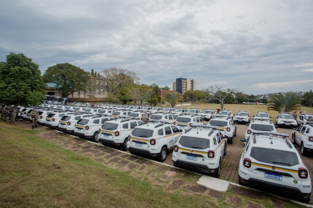 Governo entrega 221 veículos para BM entre viaturas semiblindadas, motos e ônibus