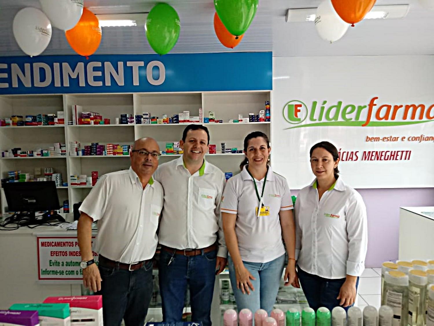 INAUGURA EM ALPESTRE A FARMÁCIA MENEGUETTI