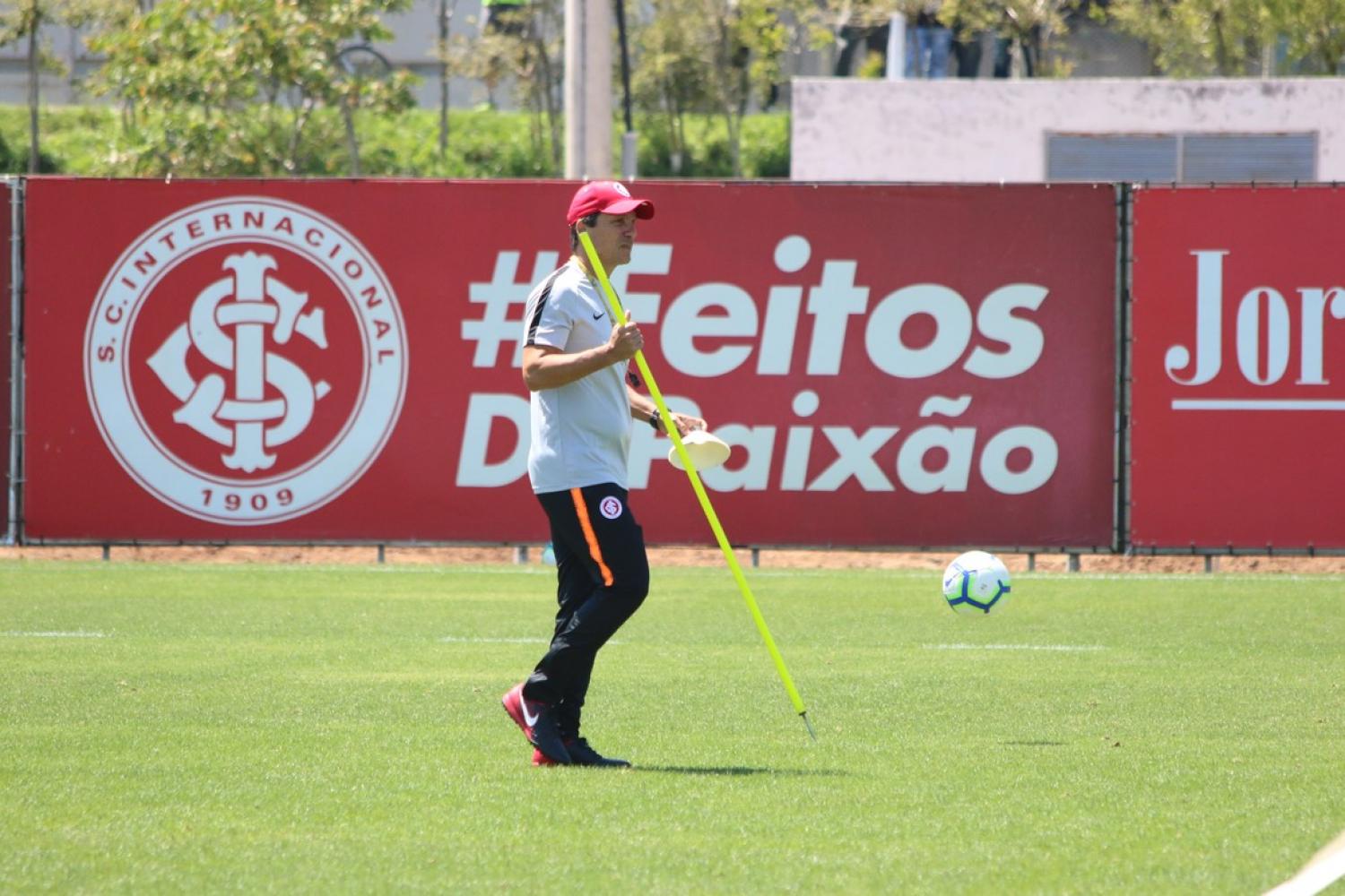 Primeiro Inter de Zé Ricardo tem novo esquema, ausência de Nico López e volta de Lindoso