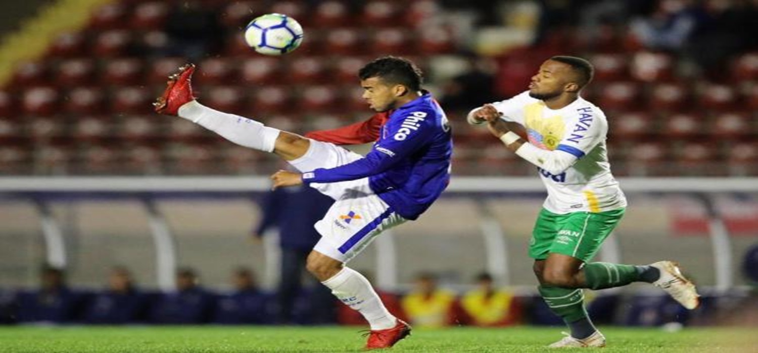 Chapecoense empata com o Paraná, mas amplia jejum fora de casa e vira vice-lanterna