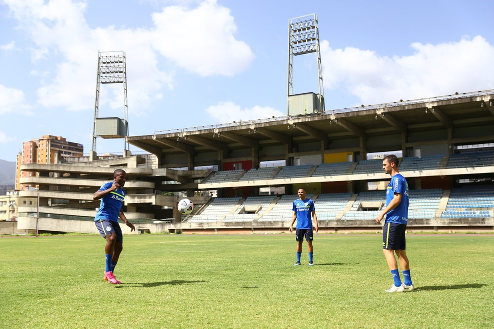 Escalação do Grêmio: Tiago Nunes tem dúvidas no ataque para enfrentar o Aragua