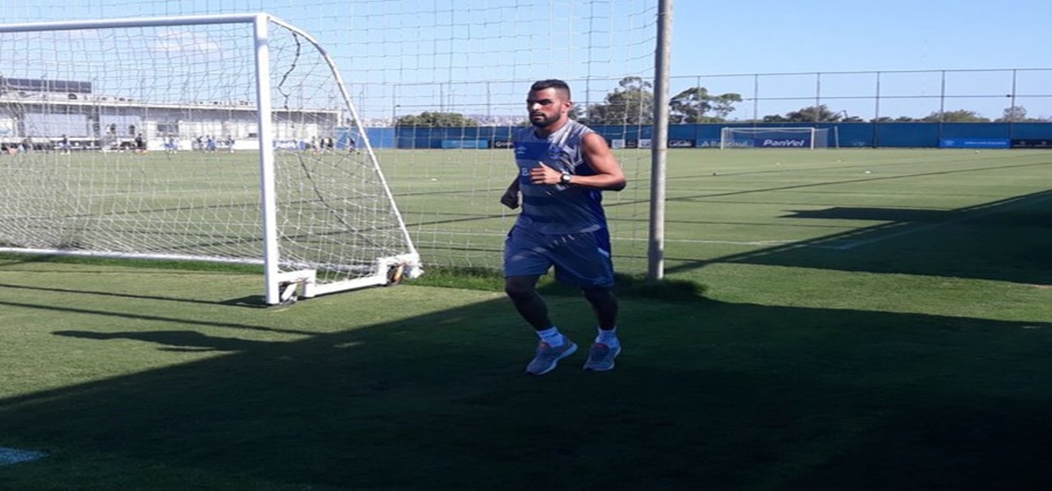 Maicon apenas corre em treino com desafio de Renato a goleiros do Grêmio