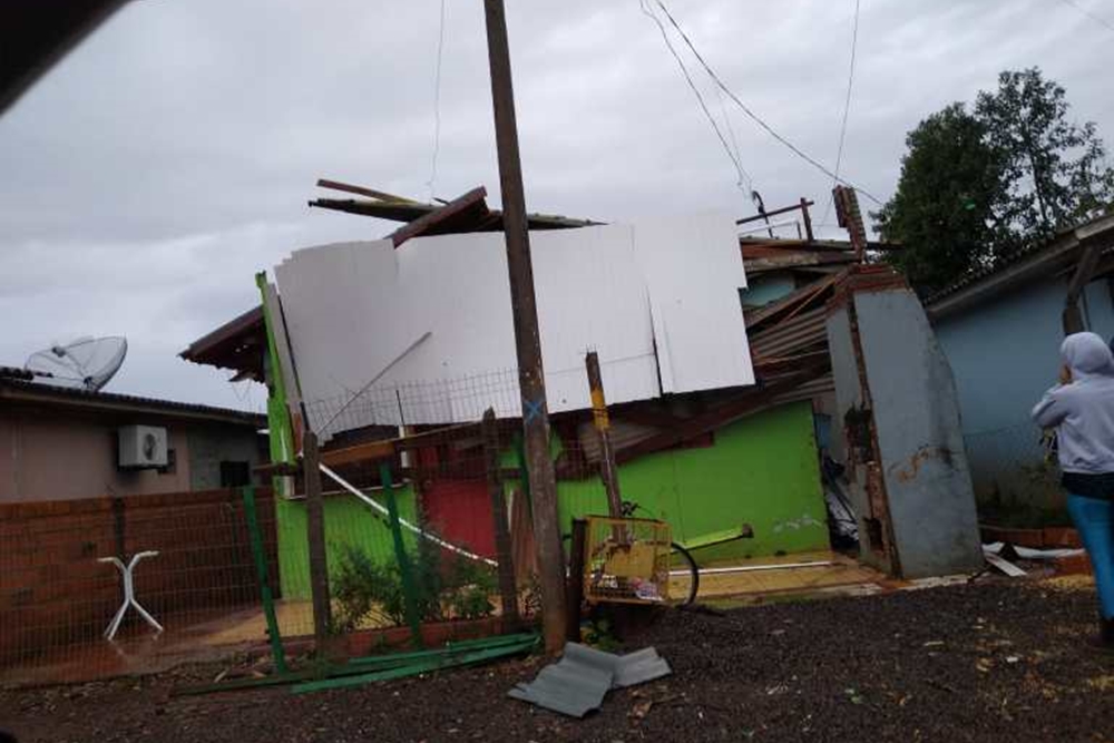 Temporal causa estragos em Rio dos Índios