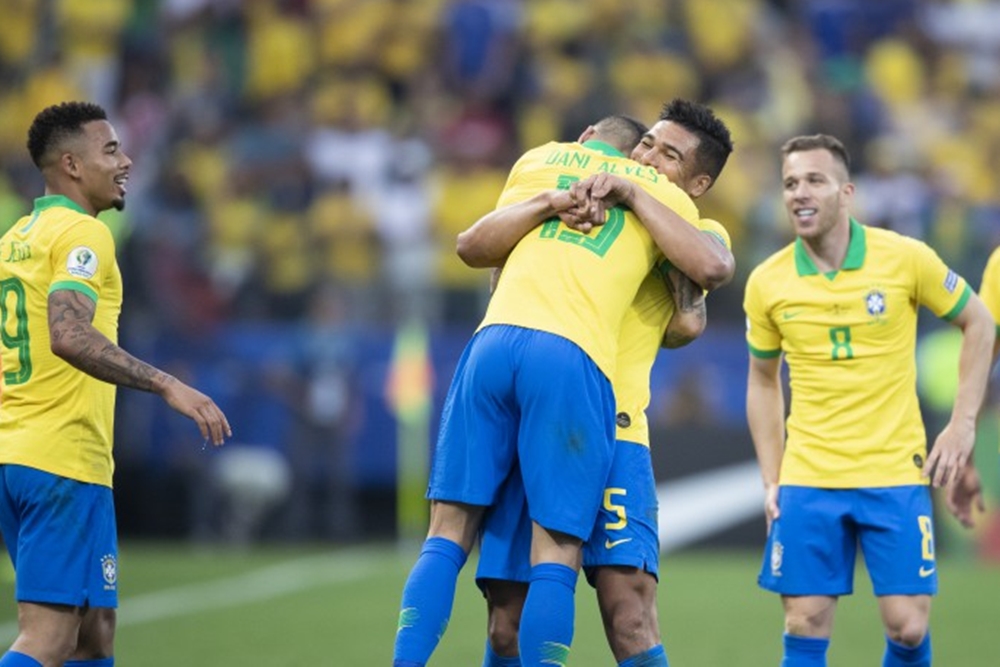 Brasil joga bem, anima a torcida e goleia o Peru