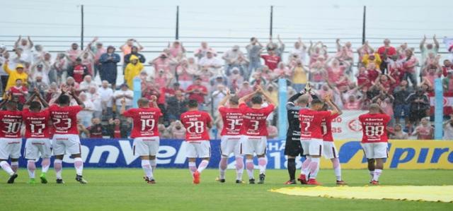 Inter vence revanche de 2017 com zagueiros artilheiros e Nico López