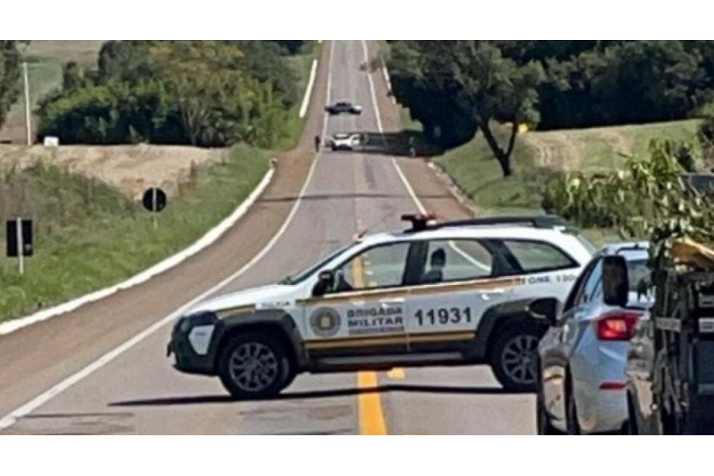 Suspeita de ataque a carro forte bloqueia rodovia no RS