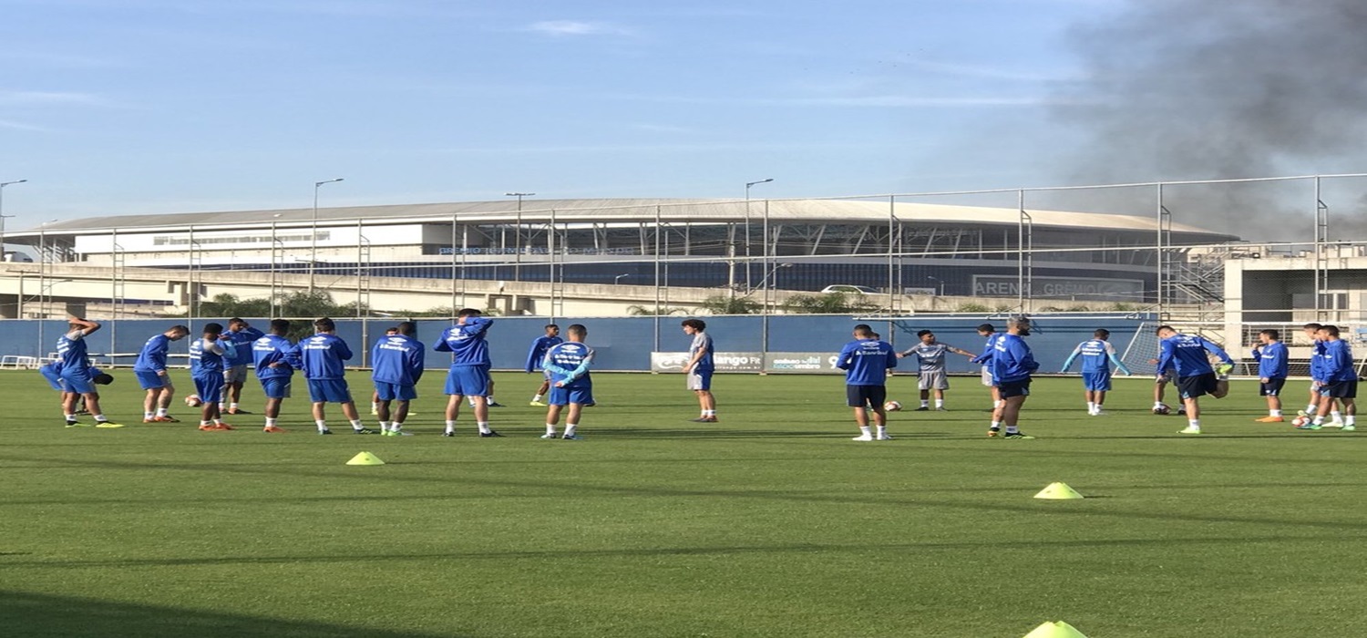 Douglas treina com elenco de transição para voltar no Brasileirão de Aspirantes