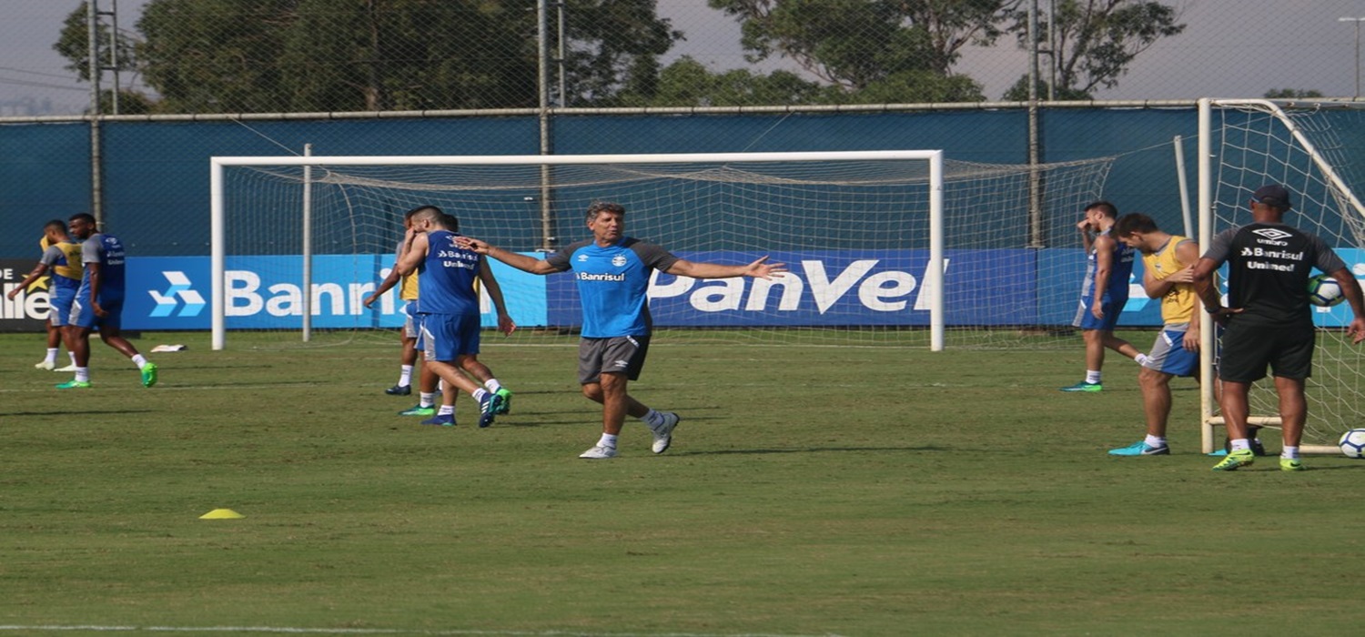 Léo Moura desfalca o Grêmio em dois jogos, e mais seis ficam fora de treino