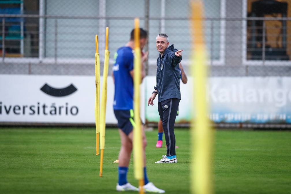 Escalação do Grêmio: Kannemann e Pinares seguem transição, e Tiago Nunes ajusta time