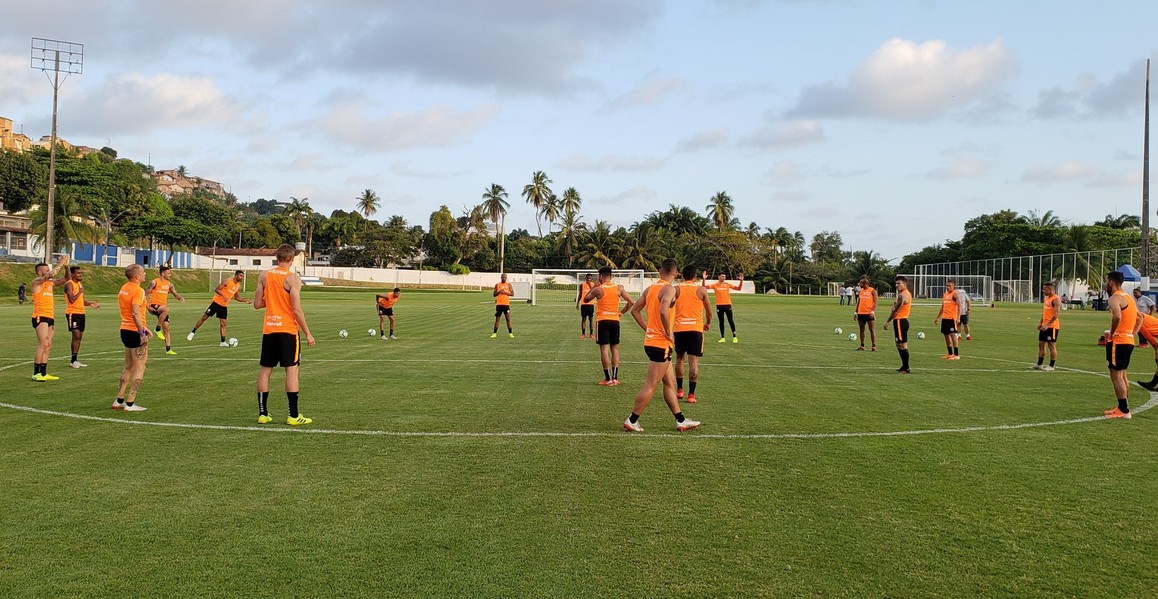 CSA x Inter: Odair encerra preparação em Alagoas e mantém dúvidas; veja o time provável