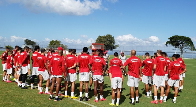 Sem Moisés, Coudet comanda treino fechado no Inter; Patrick aparece em campo