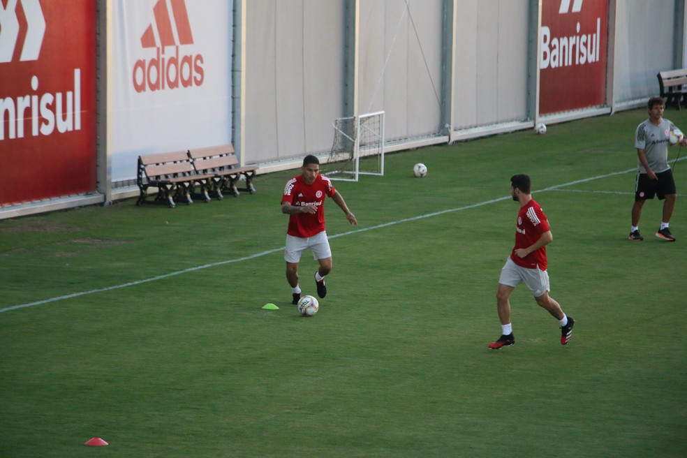 Inter se reapresenta com Boschilia, novos garotos e volta de Guerrero em treino