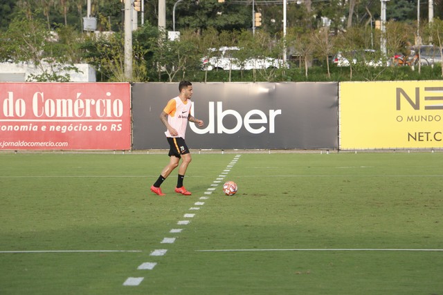 Bruno volta e vira opção para o Inter em Gre-Nal decisivo; Dourado segue fora