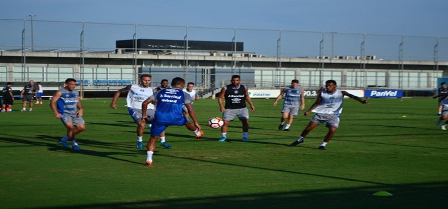 Renato volta e comanda treino, mas não indica time para estreia do Brasileirão