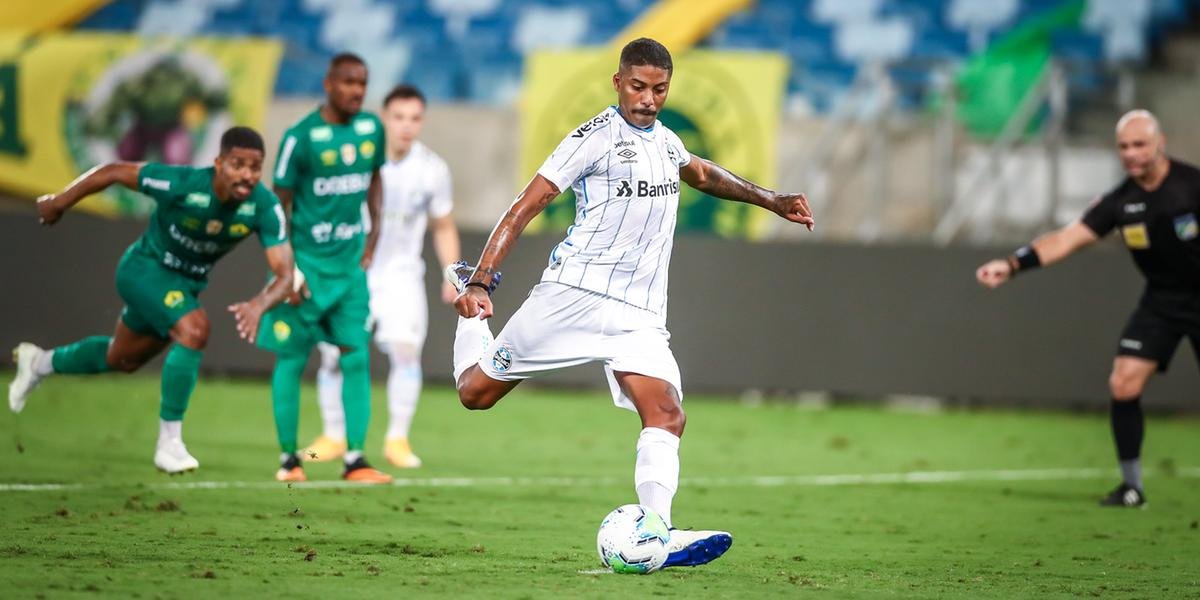 Grêmio vence Cuiabá e fica perto da semifinal da Copa do Brasil