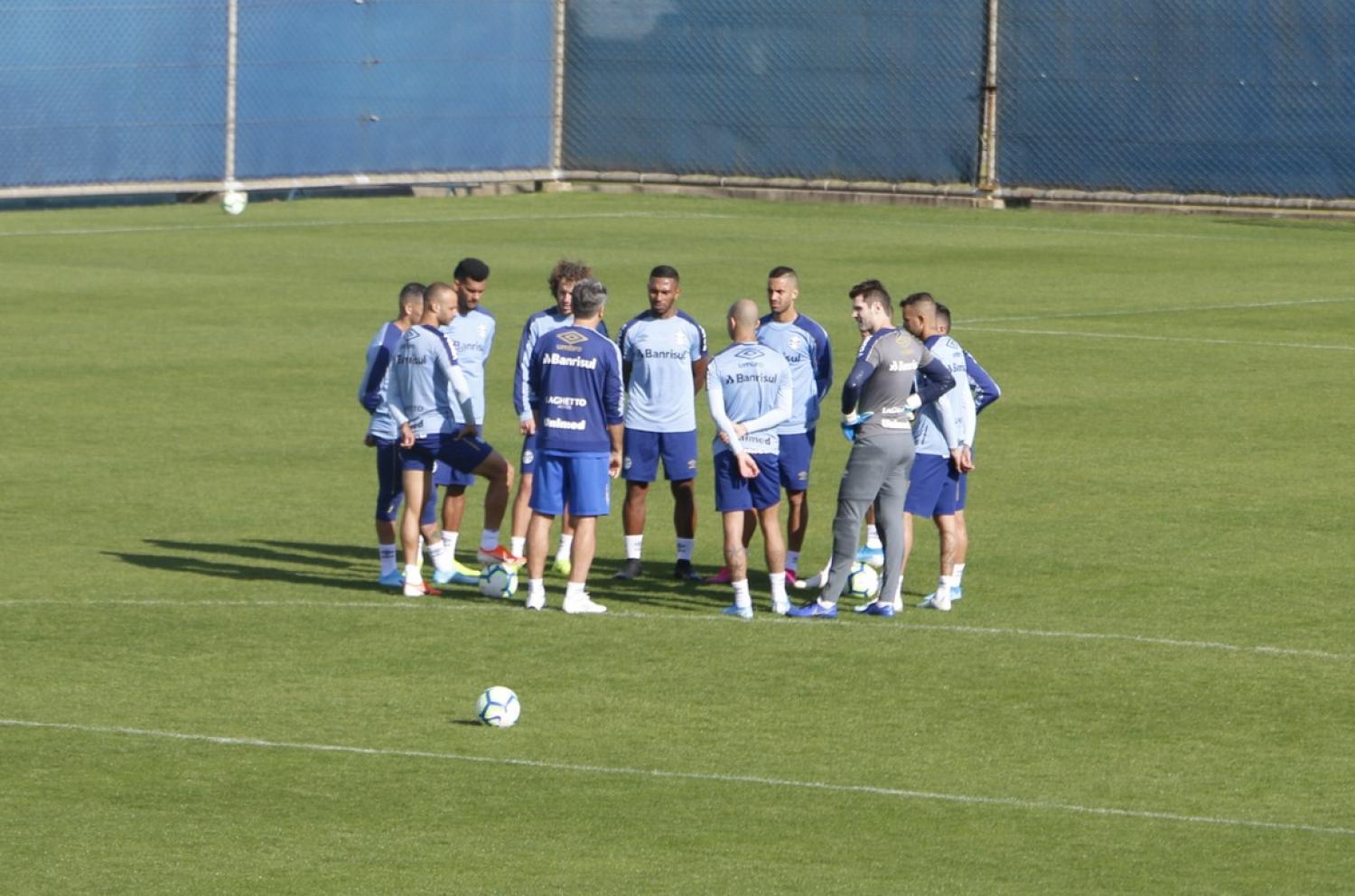 Grêmio x Athletico: David Braz é desfalque em treino, e Renato encaminha time reserva