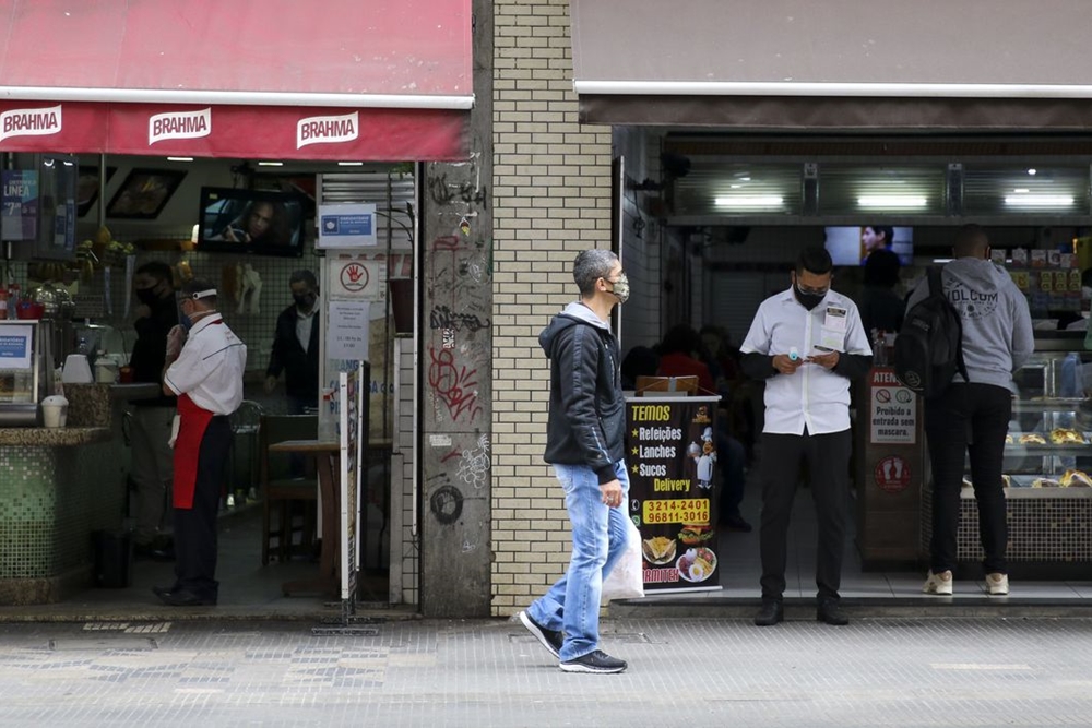 Confiança empresarial tem pessimismo moderado para o 1º semestre aponta a FGV