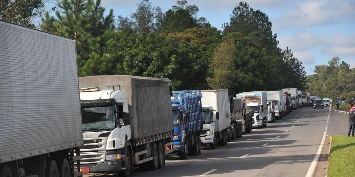 Alta do diesel deve gerar atualização do piso de frete rodoviário