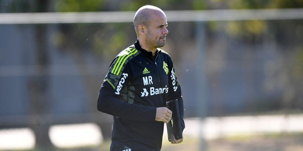 Ramírez comanda treino técnico e tático como grupo do Inter visando jogo contra o Olímpia