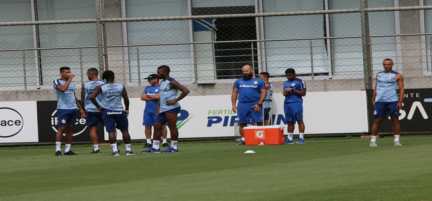 Renato é liberado para curso no RJ, e auxiliar acompanha treino físico do Grêmio