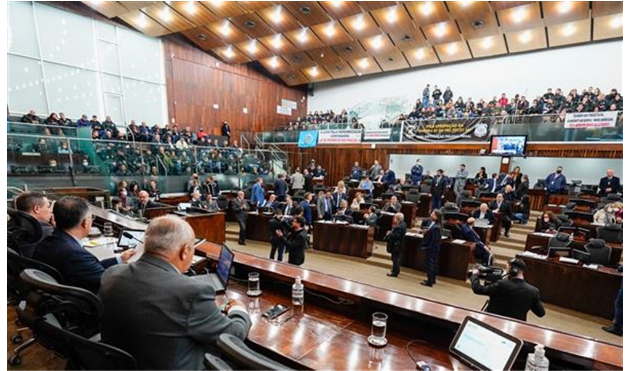 Parlamento gaúcho rejeita repasse de recursos do RS para obras em rodovias federais