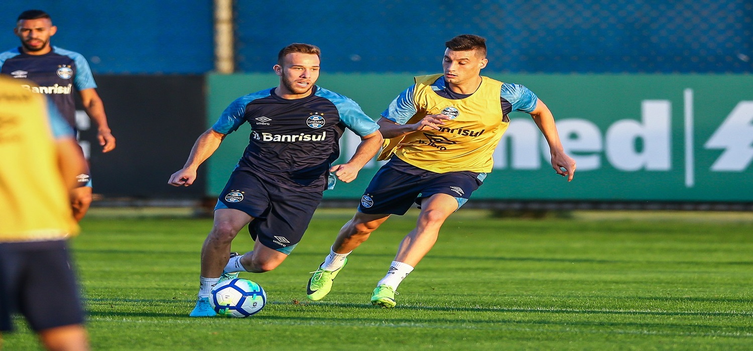 Arthur volta, e Grêmio treina sem três titulares antes de pegar o Fluminense