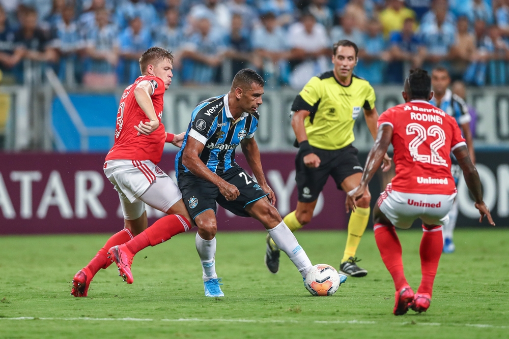 Clássico Gre-Nal sem gols e marcado por confusões e polêmicas