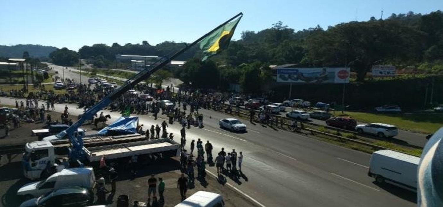 Domingo é marcado por diversas manifestações no Rio Grande do Sul