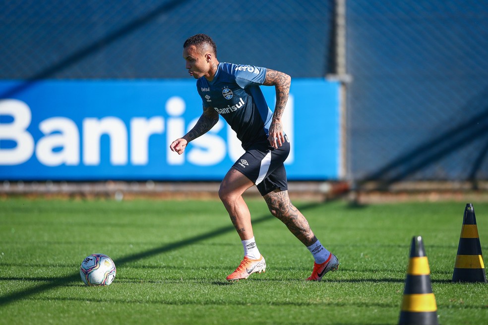 Grêmio faz primeiro treino com bola após retomada em meio à pandemia do coronavírus