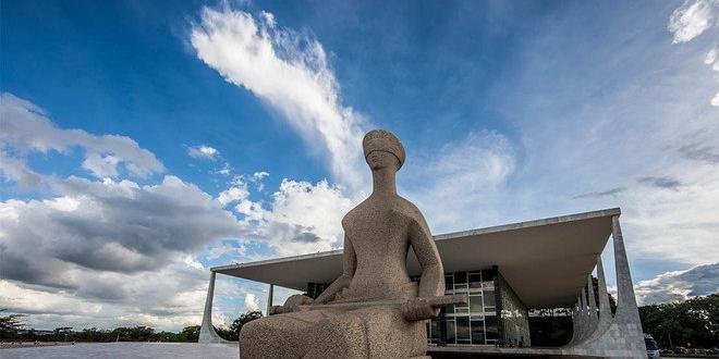 STF barra possibilidade de Maia e Alcolumbre serem reeleitos presidentes da Câmara e do Senado