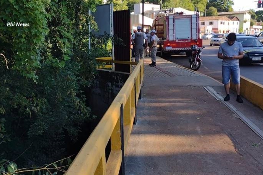 Bombeiros resgatam homem que se jogou de ponte no Noroeste do RS