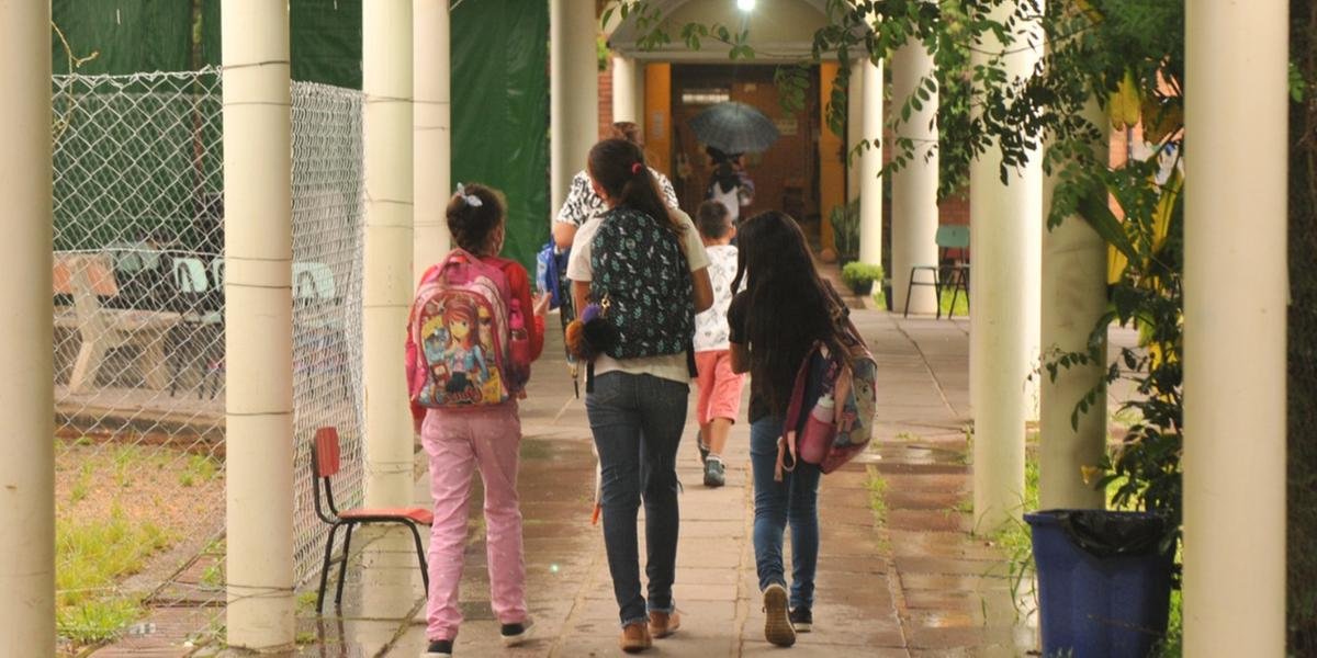 Escolas estaduais retomam aula com novidade no Ensino Médio