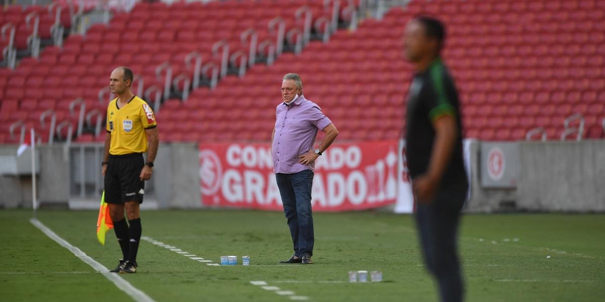 Após cinco vitórias seguidas, Inter faz esforço para evitar euforia na briga pelo Brasileirão