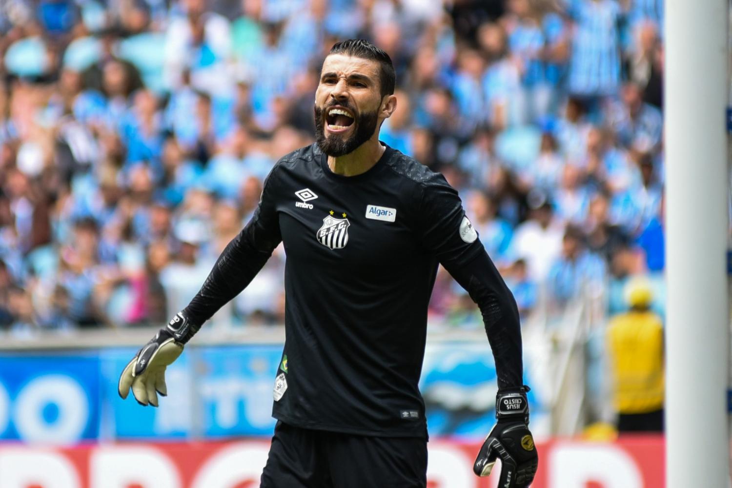 Grêmio inicia negociações com o Santos para contratar goleiro Vanderlei