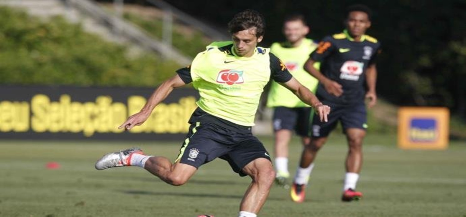 Grêmio negocia com Rodrigo Caio e Emmanuel Mas