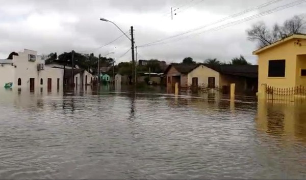 Com tempo firme, cai para 207 o número de pessoas fora de casa em função da chuva no estado