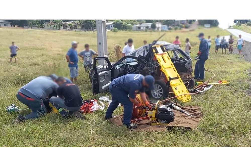 Caminhão do RS se envolve em acidente com morte de criança no Paraná