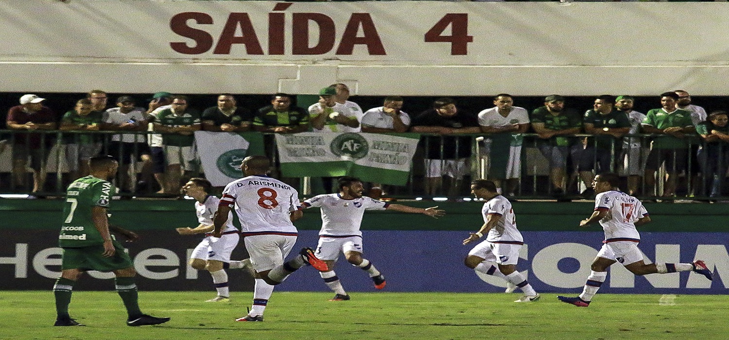 Calma, intensidade e eficácia: as armas da Chape para virar contra o Nacional