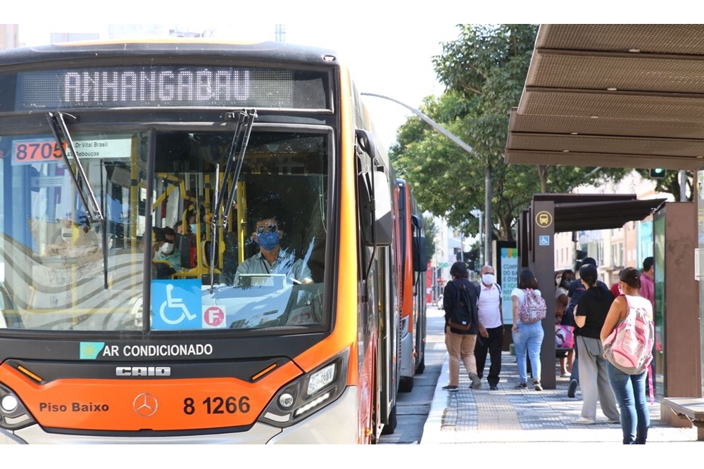 Profissionais de transportes entram no grupo prioritário da vacinação