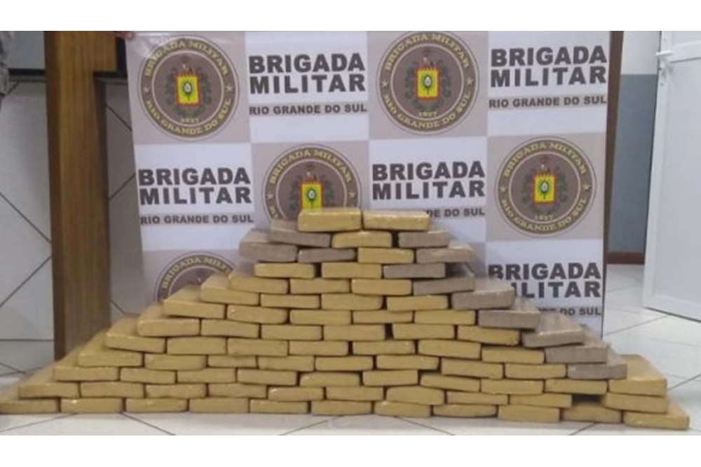 Brigada Militar apreende mais de 80 quilos de maconha dentro de apartamento em Carazinho