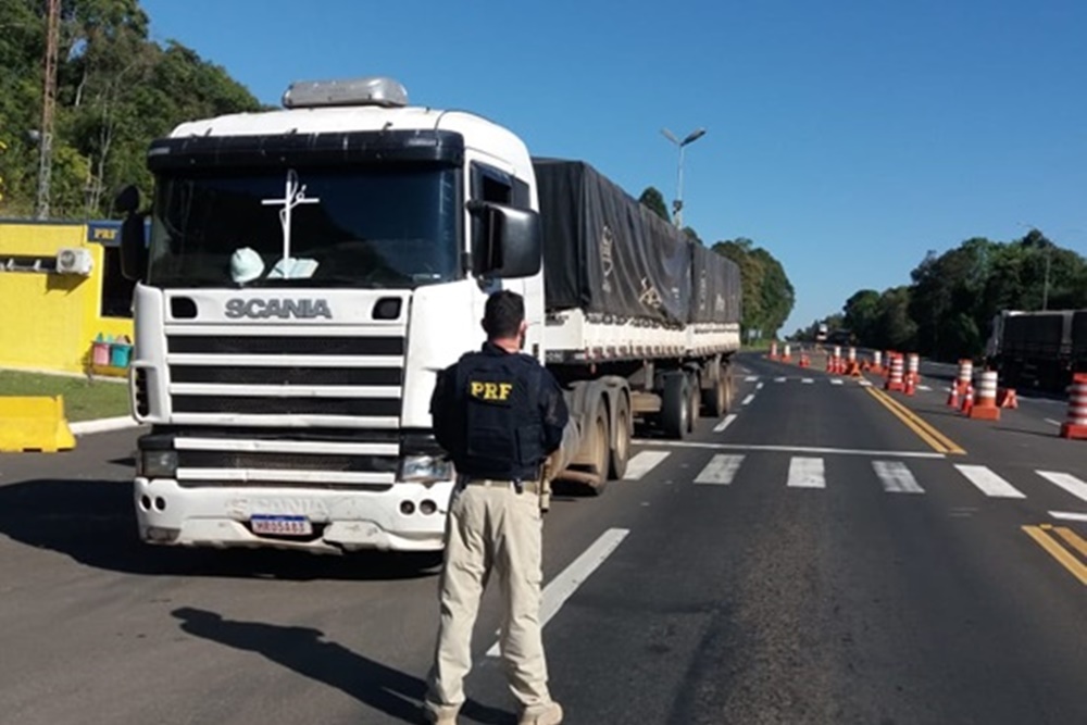 Passo-fundense é preso com mais de 10 mil kg de maconha escondida em carga de milho no MS