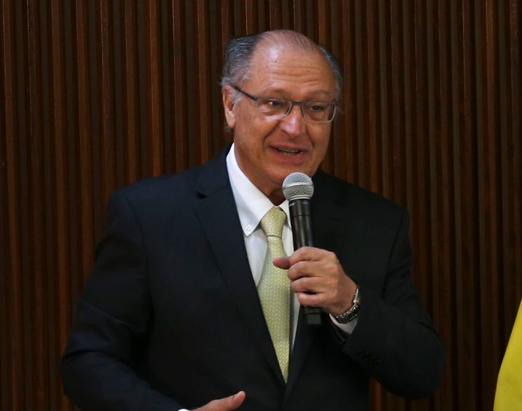 Reforma tributária elevará arrecadação de municípios, diz Alckmin