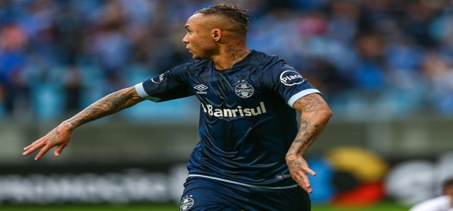 Grêmio vence o América-MG com gol de Everton e volta ao G4